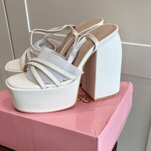 Chic White Berness Platform Sandals